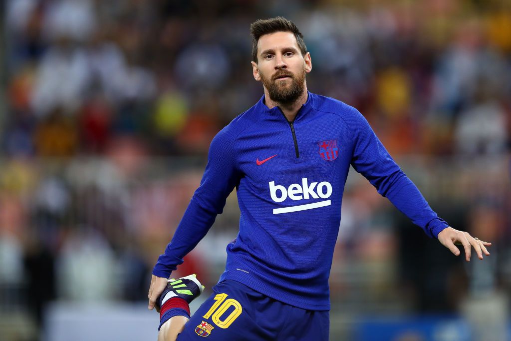 JEDDAH, SAUDI ARABIA - JANUARY 09: Lionel Messi of FC Barcelona warms up for the Supercopa de Espana Semi-Final match between FC Barcelona  and Club Atletico de Madrid at King Abdullah Sports City on January 09, 2020 in Jeddah, Saudi Arabia. (Photo by Francois Nel/Getty Images)