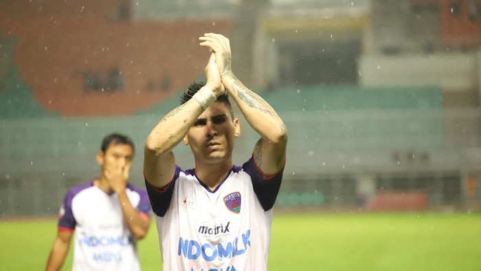 Mateo Bustos