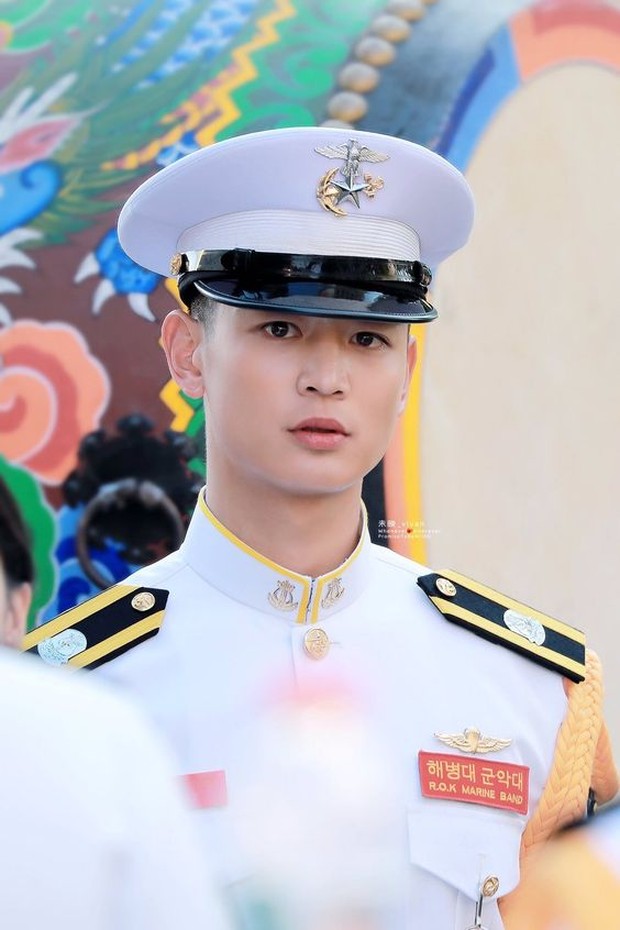 Minho Shinee/pinterest.com/sarahgurung Minho Shinee akan keluar wajib militer pada tanggal 15 November mendatang.
