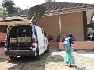 Mobil Internet Bergerak, Solusi Belajar Daring bagi Siswa di Pelosok Mobil Internet Bergerak, Solusi Belajar Daring bagi Siswa di Pelosok