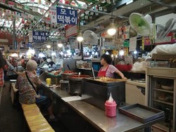 Begini Suasana Pusat Kuliner Tradisional di Korea Selatan