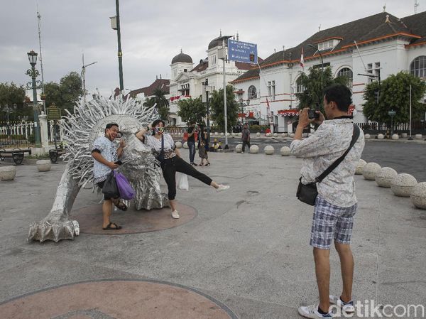 Instalasi Singa di Titik Nol Kilometer Yogyakarta Jadi Sasaran Swafoto