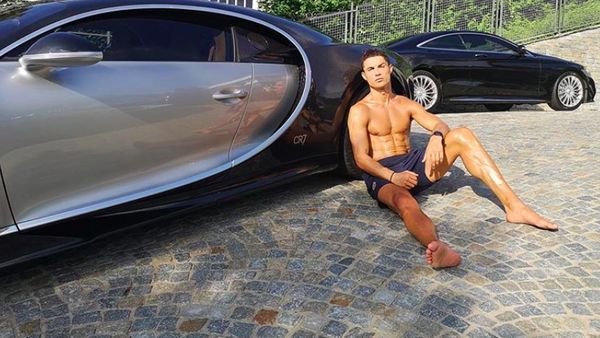 Beda Gaya Ronaldo dan Zuckerberg di Medsos