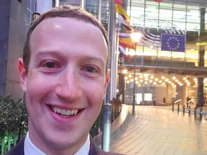 Zuckerberg Kritik Toko Aplikasi iPhone dan Puji Android