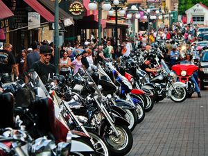 Ribuan Pemotor Kopdar dan Gelar Touring, Kini Ratusan Pesertanya Positif Corona