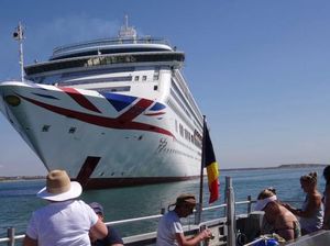 Potret Tur Kapal Pesiar Hantu