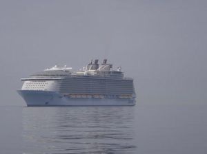 Raksasa-raksasa Lautan yang Terapung dan Ditinggalkan