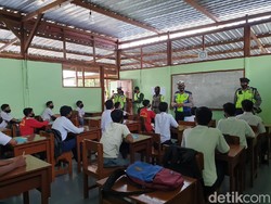 Dispendik Blitar Uji Coba Belajar Tatap Muka Tahap Dua di 24 SMA/SMK