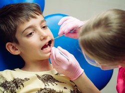 6 Obat Sakit Gigi Anak Tradisional, Bantu Redakan Nyeri Si Kecil dengan Cepat