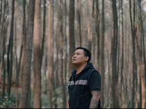 Pedangdut Agung Pradanta Jualan Kue Demi Menyambung Hidup