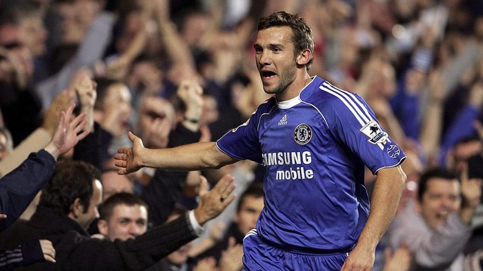 LONDON - NOVEMBER 08:  Andriy Shevchenko of Chelsea celebrates scoring during the fourth round Carling Cup match between Chelsea and Aston Villa at Stamford Bridge on November 8, 2006 London, England.  (Photo by Phil Cole/Getty Images)