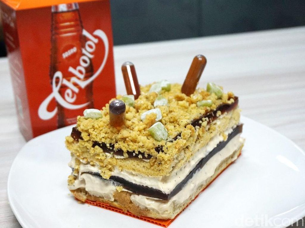 Bake Ground : Mencicipi White Rabbit dan Tehbotol Tea Cake yang Viral Bake Ground : Mencicipi White Rabbit dan Tehbotol Tea Cake yang Viral