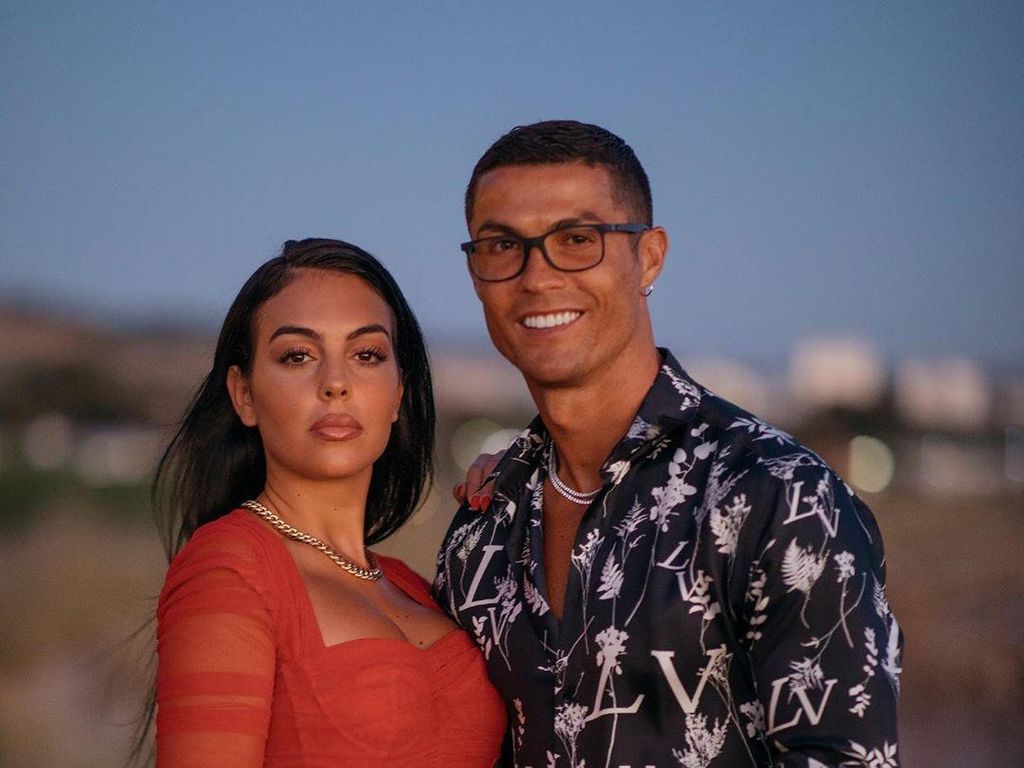 Manisnya Kisah Cinta Cristiano Ronaldo dengan Georgina Rodriguez