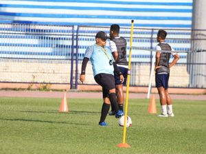 Persela Lamongan Ditinggal Asisten Pelatih Asing