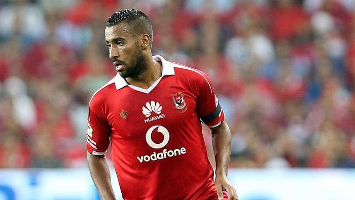 AL AIN, UNITED ARAB EMIRATES - MAY 20:  Hossam Ashour of Al Ahly during the friendly match between Al Ahly and AS Roma on May 20, 2016 in Al Ain, United Arab Emirates.  (Photo by Chris Whiteoak/Getty Images)