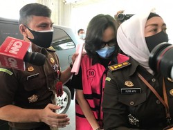 Ekspresi Jaksa Pinangki dan Andi Irfan Selesai Diperiksa di Kejagung