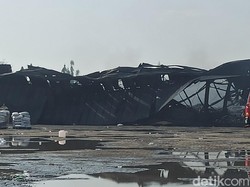 Kebakaran Gudang Pabrik Polytron Berhasil Dipadamkan Setelah 17 Jam