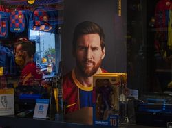 Jersey Baru Barcelona Sudah Dijual, Messi Masih Nongol