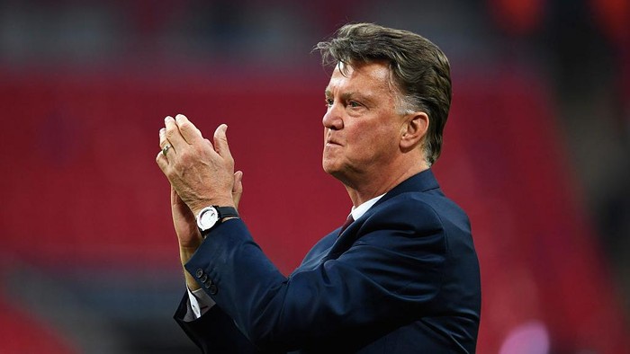 LONDON, ENGLAND - MAY 21:  Louis van Gaal Manager of Manchester United applauds the fans after winning The Emirates FA Cup Final match between Manchester United and Crystal Palace at Wembley Stadium on May 21, 2016 in London, England. Man Utd won 2-1 after extra time.  (Photo by Mike Hewitt/Getty Images)