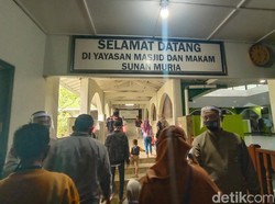 Hati-hari Lur, Arus Lalin ke Makam Sunan Muria Siang Ini Ramai Padat