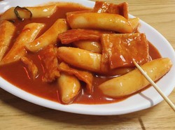 Kini Bisa Jajan Tteokbokki hingga Ramyeon Autentik Korea di Supermarket