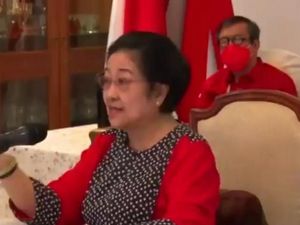 Megawati: Teganya Palsukan Tanda Tangan Saya Usung Puti Soekarno di Surabaya Megawati: Teganya Palsukan Tanda Tangan Saya Usung Puti Soekarno di Surabaya