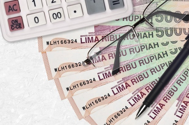 Mengatur Keuangan/ Sumber: Freepik.com Catat setiap pengeluaran, sekalipun hanya membeli permen untuk anak.