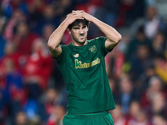 GRANADA, SPAIN - MARCH 05: Mikel San Jose of Athletic Club reacts  during the Copa del Rey semi-final 2nd leg match between Granada CF and Athletic Club at Estadio Nuevo Los Carmenes on March 05, 2020 in Granada, Spain. (Photo by Fran Santiago/Getty Images)