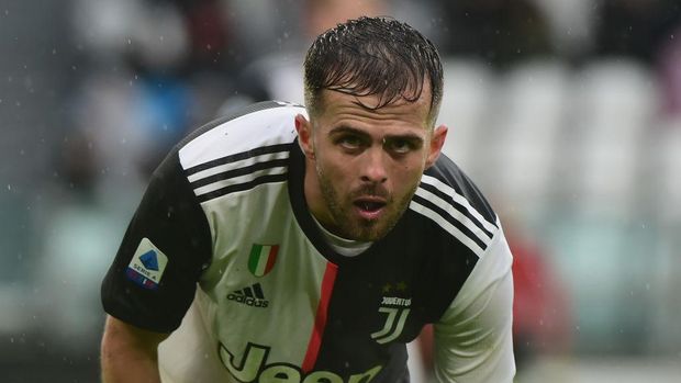 TURIN, ITALY - DECEMBER 01:  Miralem Pjanic of Juventus looks during the Serie A match between Juventus and US Sassuolo at  on December 1, 2019 in Turin, Italy.  (Photo by Pier Marco Tacca Getty Images)