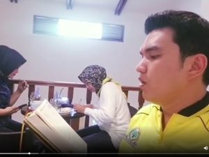 Usai Baca Al Quran di Pinggir Jalan, Aldi Taher Ingin Ngaji dengan Joko Widodo Usai Baca Al Quran di Pinggir Jalan, Aldi Taher Ingin Ngaji dengan Joko Widodo