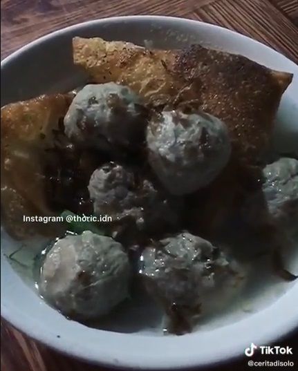 Penjual Bakso di Solo Sepi Pembeli