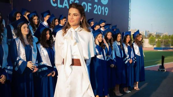 10 Gaya Elegan Ratu Rania yang Awet Muda di Ultah ke-50