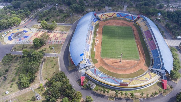 Foto udara stadion Gelora Sriwijaya Jakabaring (GSJ), Jakabaring Sport City (JSC), Palembang, Sumatera Selatan, Selasa (1/9/2020). Renovasi salah satu stadion yang ditunjuk sebagai tuan rumah Piala Dunia U-20 2021 tersebut ditargetkan dapat rampung Desember 2020.  ANTARA FOTO/Nova Wahyudi/foc.