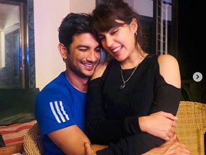 Video Rhea Chakraborty Rekam Tingkah Aneh Sushant Singh Sebelum Bunuh Diri Video Rhea Chakraborty Rekam Tingkah Aneh Sushant Singh Sebelum Bunuh Diri