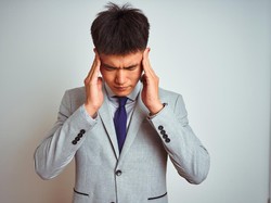 Tolak Minuman Beralkohol dari Bos, Pegawai Baru Ini Ditampar