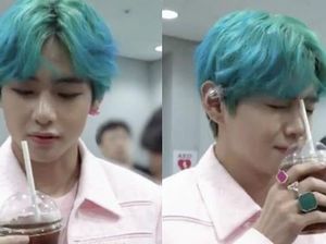 V BTS Punya Cara Unik Menikmati Caffe Mocha Tanpa Kopi V BTS Punya Cara Unik Menikmati Caffe Mocha Tanpa Kopi