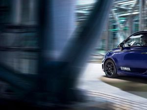 Bukan Motor MotoGP, Monster Energy Yamaha Ini Bentuknya Mobil