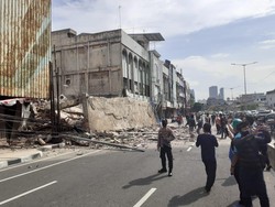 Saksi Mata Gedung Roboh di Jakpus: Ambruknya Sangat Cepat