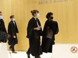 14 Terdakwa Penyerangan Kantor Charlie Hebdo dan Supermarket Yahudi Disidang