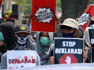 Demo Gedung Sate, Massa Tolak Deklarasi KAMI