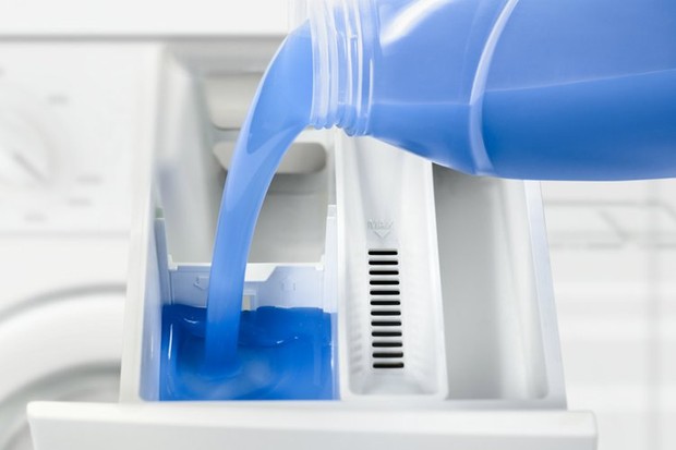 Detergen bisa digunakan untuk membersihkan noda maskara