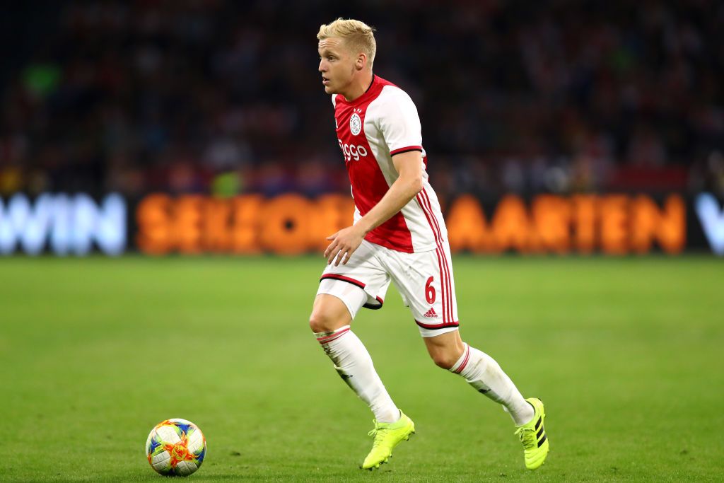 AMSTERDAM, NETHERLANDS - AUGUST 13:  Donny van de Beek of Ajax in action during the UEFA Champions League 3rd Qualifying match between Ajax and PAOK Thessaloniki at Johan Cruyff Arena on August 13, 2019 in Amsterdam, Netherlands. (Photo by Dean Mouhtaropoulos/Getty Images)