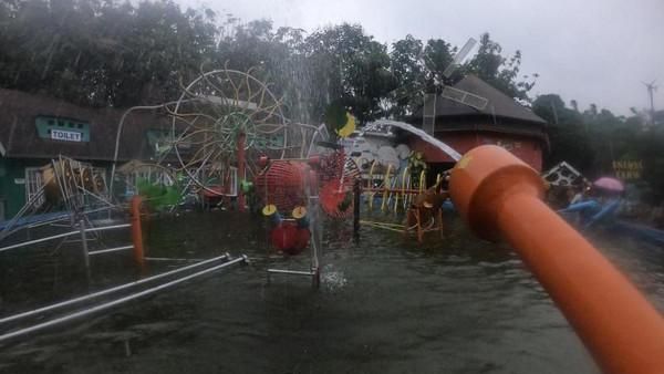 Siapa Saja Bisa Bermain Alat Musik di Sini