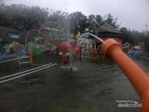 Siapa Saja Bisa Bermain Alat Musik di Sini