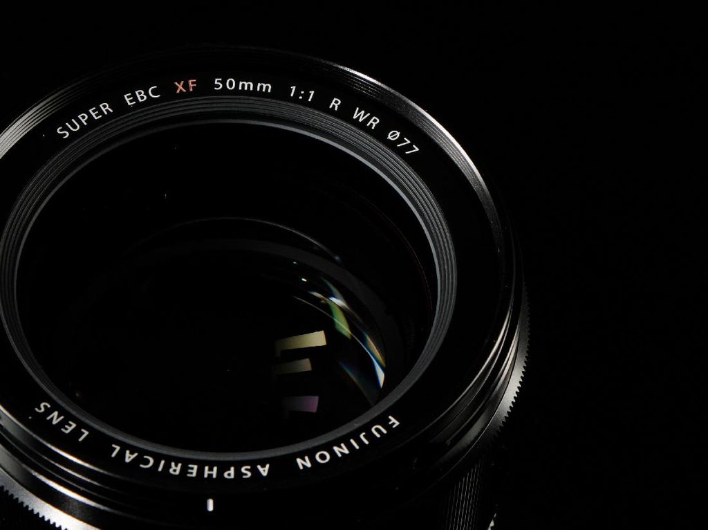 Fujifilm Rilis Lensa f/1.0 untuk Mirrorless Fujifilm Rilis Lensa f/1.0 untuk Mirrorless