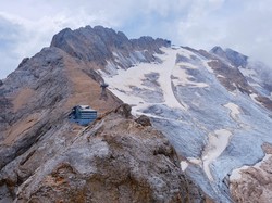 Kabar Buruk, Gletser Ikonik di Italia Diprediksi Hilang 15 Tahun Lagi