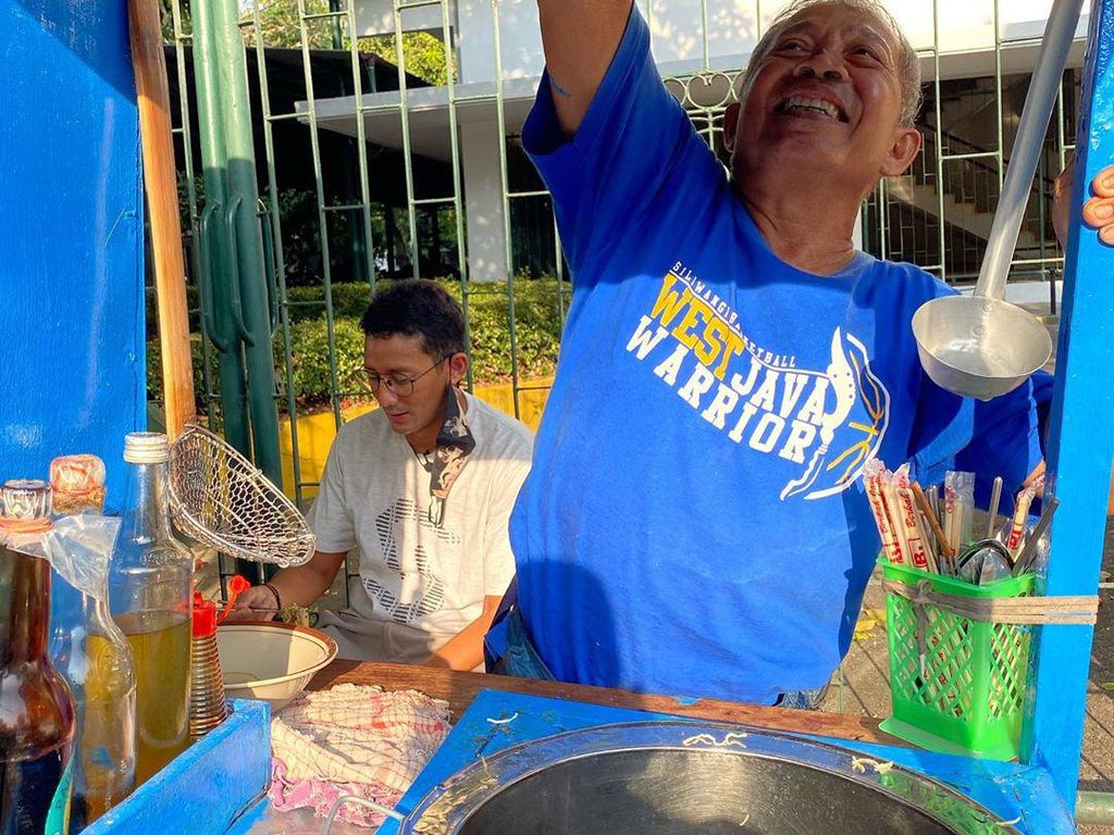 Jajan Mie Ayam di PL, Sandi Uno : Saya Masih Ada Utang Nggak? Jajan Mie Ayam di PL, Sandi Uno : Saya Masih Ada Utang Nggak?