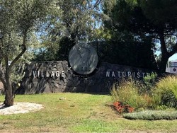 Para Nudis dan Swinger Jadi Klaster Penyebaran Corona di Resor Prancis