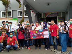 Ratusan Ribu Kartu Perdana untuk Belajar Daring Didistribusikan di Jatim