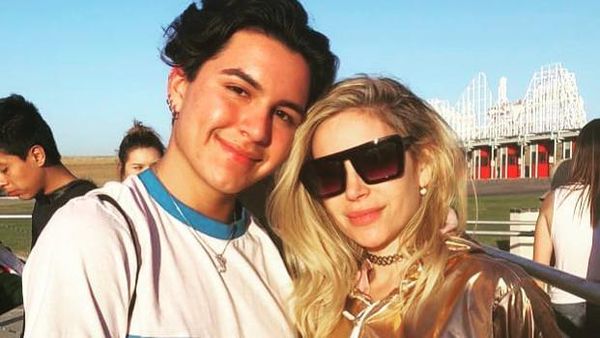 Potret Ibu Awet Muda, Sering Dikira Teman Anaknya